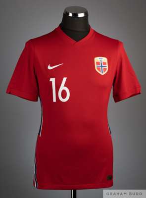 Red Norway No.16 International short-sleeved shirt, 
 Nike, M, with v-neck collar and printed badge, the reverse lettered SVENSSON