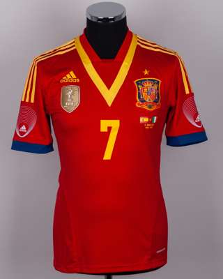 David Villa red No.7 Spain v. Republic of Ireland match worn short-sleeved shirt, 2013