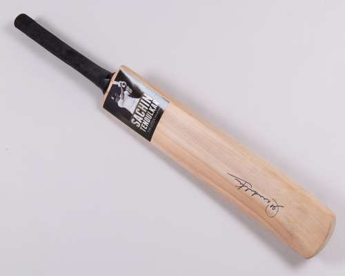 Sachin Tendulkar signed cricket bat ‘The Little Master’