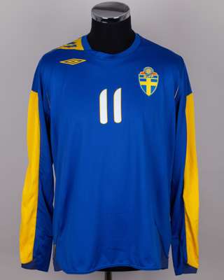 Blue and yellow No.11 Sweden v. Montenegro long-sleeved shirt, 2007