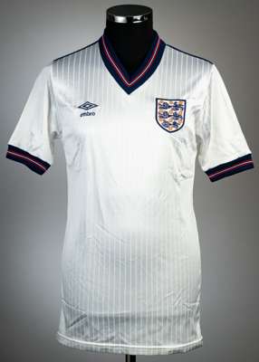 White England no.5 home jersey, circa mid 1980s,
 Umbro, short-sleeved with England three lion emblem and Umbro logo, reverse numbered 5, size Mens, g
