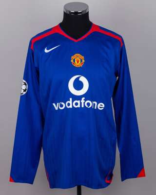 Cristiano Ronaldo blue and red No.7 Manchester United long-sleeved shirt, 2005-06