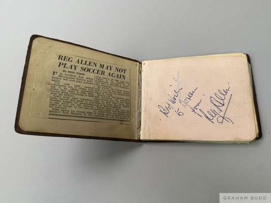 A mid 1950s autographs album with team and single player autographed pages relating to Manchester United 
 including Reg Allen, Johnny Carey, Mark Jon