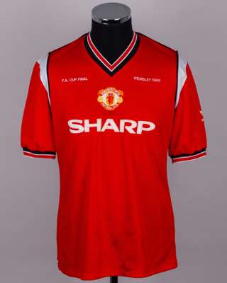 Frank Stapleton red No.10 Manchester United match worn F.A.Cup final shirt, 1985