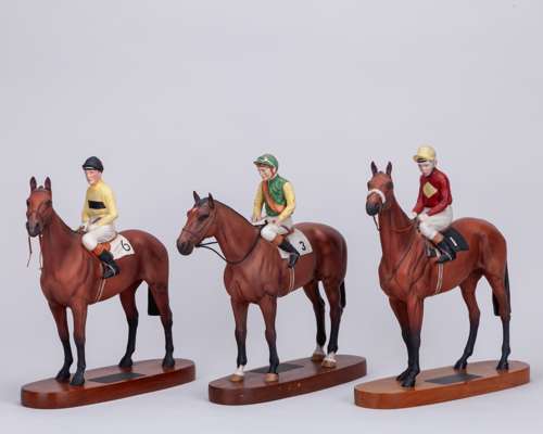 Trio of Beswick racehorse & jockeys