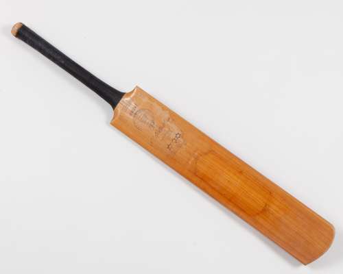 A.G. Spalding & Bros 1948 Australian autographed cricket bat