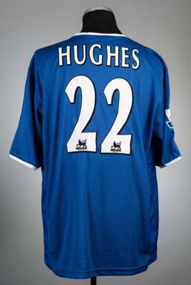 Richard Hughes blue Portsmouth no.22 home jersey, season 2004-05,
 Pompey Sport, short-sleeved with BARCLAYS PREMIERSHIP sleeve badges, club crest and
