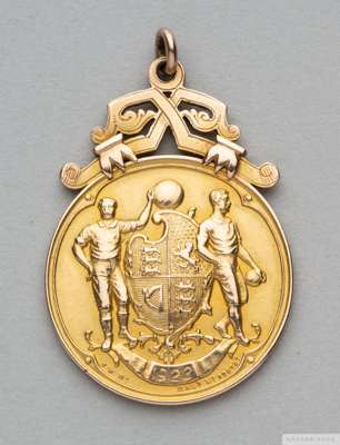 Tom Wilson 15ct gold 1921-22 F.A.Cup Winners medal
 the obverse inscribed 1922, the reverse inscribed THE FOOTBALL ASSOCIATION, HUDDERSFIELD TOWN, WIN