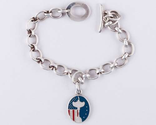 John O'Leary a 2004 Oakland Hills Links of London silver bracket with silver and enamel charm