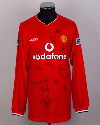 Andy Cole autographed red No.9 Manchester United Charity Shield long-sleeved shirt, 2000