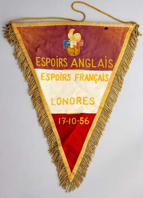 France F.A. pennant issued for the U-23 international v England, played at Ashton Gate, Bristol, 17th October 1956,
 large red, white and purple satin