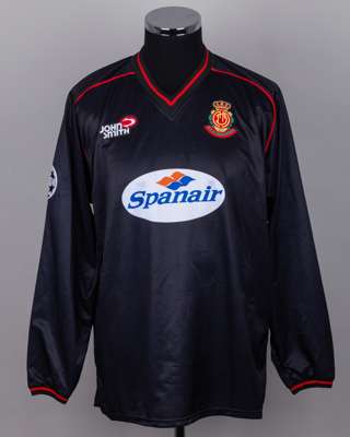 Julian Robles black No.22 Mallorca match issued long-sleeved shirt