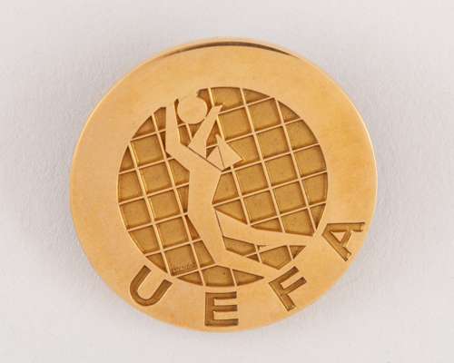 A Continental gold UEFA Cup Winners medal, 1973