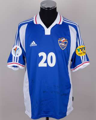 Kezman blue and white No.20 Yugoslavia short-sleeved shirt, 2000