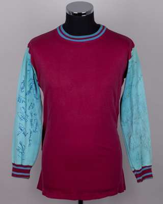 Claret and blue No.9 West Ham United long-sleeved shirt, mid 1970s