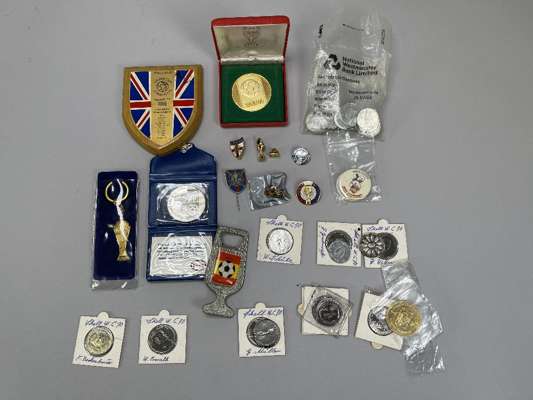 World Cup selection 1966 onwards,
 includes badges, coins, key rings, medallions, etc., 1966 pin badges, 1970 Mexico Esso coin in wallet, 1974 gold me