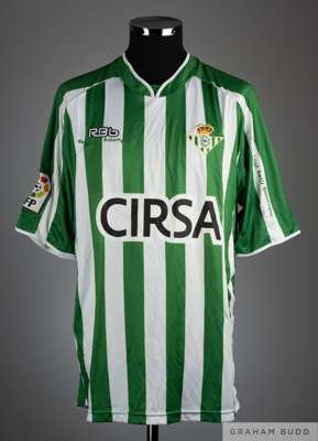 Roque Santa Cruz signed green and white No.16 Real Bettis long sleeved shirt, 2011-12, 
 RBB, size XL, crew neck with embroidered cloth badge, reverse