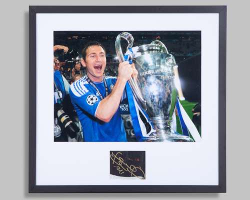 Frank Lampard signed Chelsea framed photograph presentation