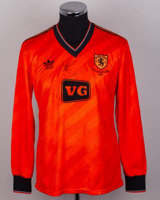 Iain Ferguson tangerine and black No.7 Dundee United UEFA Cup Final match worn shirt, 1987