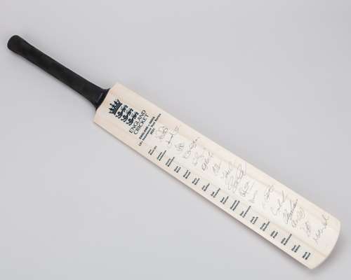 England v. India LV Insurance Test Series 2021 autographed cricket bat