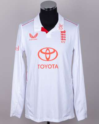 Ben Duckett Match Worn white and red No.17 England v. India, autographed Red For Ruth shirt