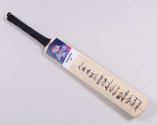 England Cricket Team signed ICC Men's T20 World Cup cricket bat