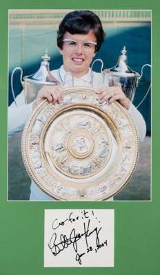 Billy Jean King signed photographic display,
 featuring the Women's Wimbledon Venus Rosewater Dish trophy, mounted above her autograph in black marker