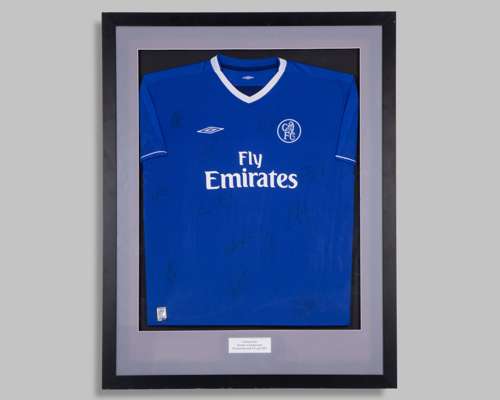 Chelsea replica home jersey signed by the 2004-05 Double winning team