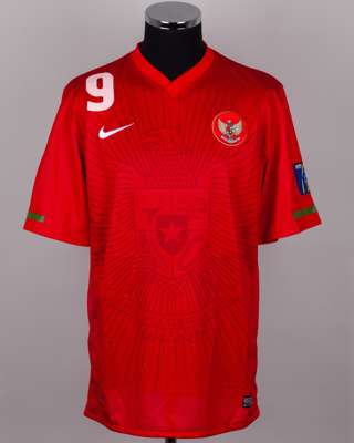 Christian Gonzales red No.9 Indonesia short-sleeved shirt, 2011