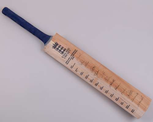 England v. Australia Royal London ODI Series 2020 autographed New Balance cricket bat