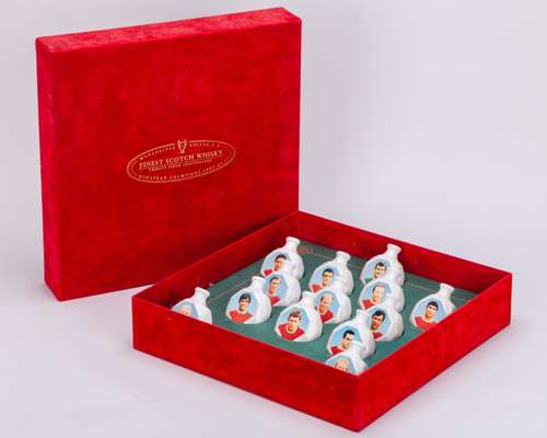 Manchester United case set of whiskey miniatures