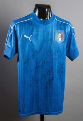 Signed Italy legends jersey, signed in black marker pen by Maldini, Pirlo, Cannavaro, Nesta, Gattuso, Totti, Buffon and Del Piero