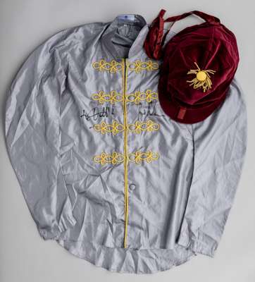 Al Shaqab Racing silks signed by Frankie Dettori and Hugo Palmer,
 with Alltertons neck label, size 36, grey jacket with gold braid, maroon velvet cap