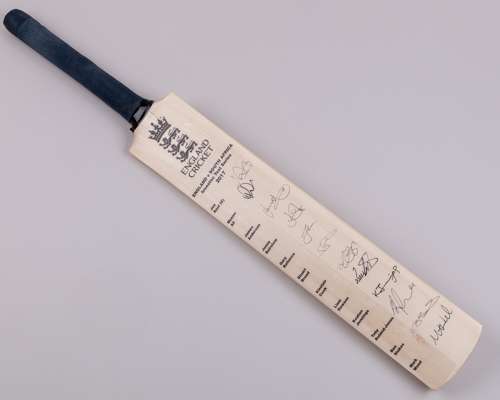 England v. South Africa Investec Test Series 2017 autographed cricket bat