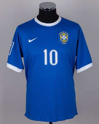 Ronaldinho blue and white No.10 Brazil short-sleeved shirt, 2006-07