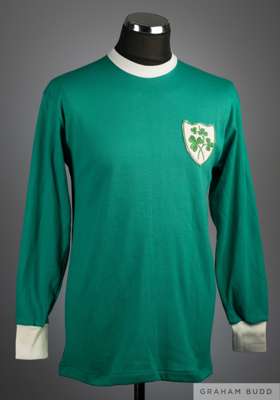 Tony Dunne green No.3 Republic of Ireland v. Italy International shirt, 1970-71, 
 Umbro, M, with crew-neck collar and embroidered cloth badge

 The s
