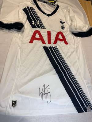 Ledley King signed white Tottenham Hotspur replica home jersey,
 Under Armour, short-sleeved with club crest and sponsor logo, signed in marker pen on