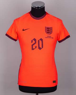 Katie Robinson debut red No.20 England v. Norway women's short-sleeved shirt, 2022