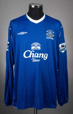 Duncan Ferguson blue No.10 Everton long-sleeved jersey, 2004-05, 
 Umbro, XXL, with crew-neck collar and embroidered badge inscribed 1878 NIL SATIS NI