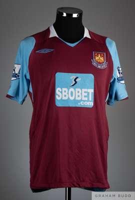 Scott Parker claret and blue No.8 West Ham United short sleeved shirt 2008, 
 Umbro, size M, V neck with embroidered cloth badge inscribed West Ham Un