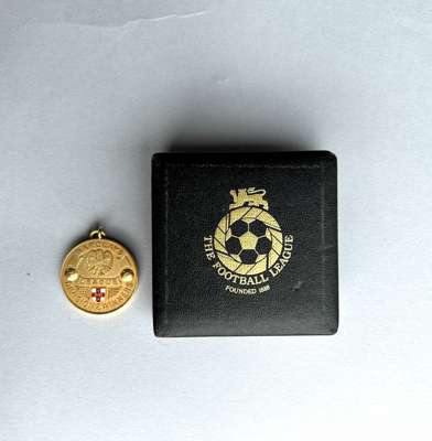 9ct gold and enamel Barclays Chelsea Division 2 League Championship winners medal
 the obverse inscribed BARCLAYS LEAGUE DIVISION 2 WINNERS, the rever