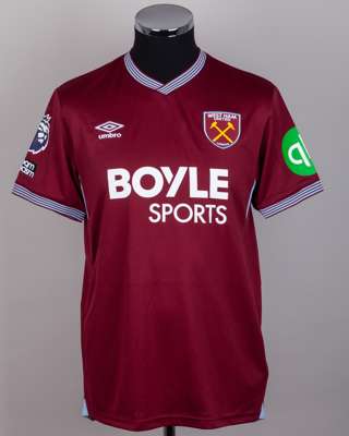 Aaron Wan-Bissaka claret, white and sky blue No.29 West Ham United shirt, 2025-26