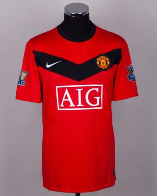 Wayne Rooney red No.10 Manchester United v. Fulham match worn autographed shirt, 2009-10