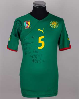 Sebastian Bassong green and maroon Cameroon autographed short-sleeved shirt, 2010