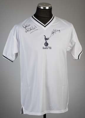 Ricky Villa and Ossie Ardiles signed white Tottenham Hotspur FA Cup final 1981 retro jersey, 
 Score Draw, short-sleeved with club crest and embroider