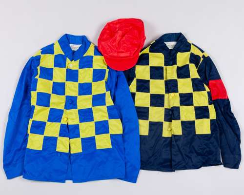 Horse racing collectibles: jockey silks, racecourse badges, china plate and print