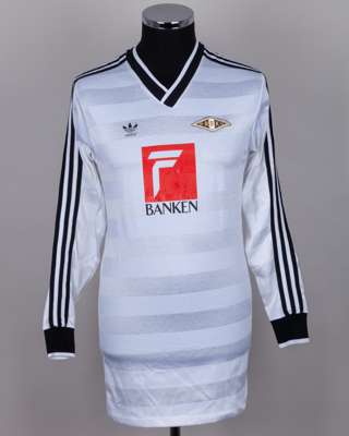 White and black No.16 Rosenberg v. Sampdoria long-sleeved shirt, 1991