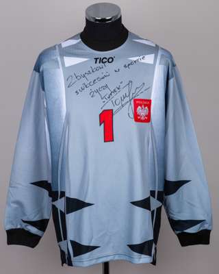 A grey and black No.1 Poland autographed goalkeepers shirt, 2000