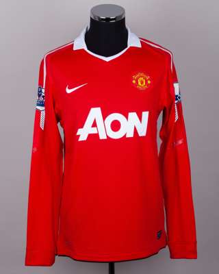 Ryan Giggs red and white No.11 Manchester United autographed long-sleeved shirt, 2010-11