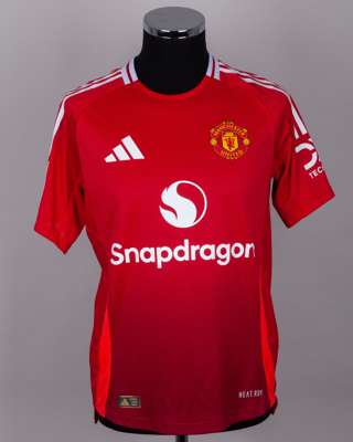 Casemiro red No.18 Manchester United short-sleeved shirt, 2024-25